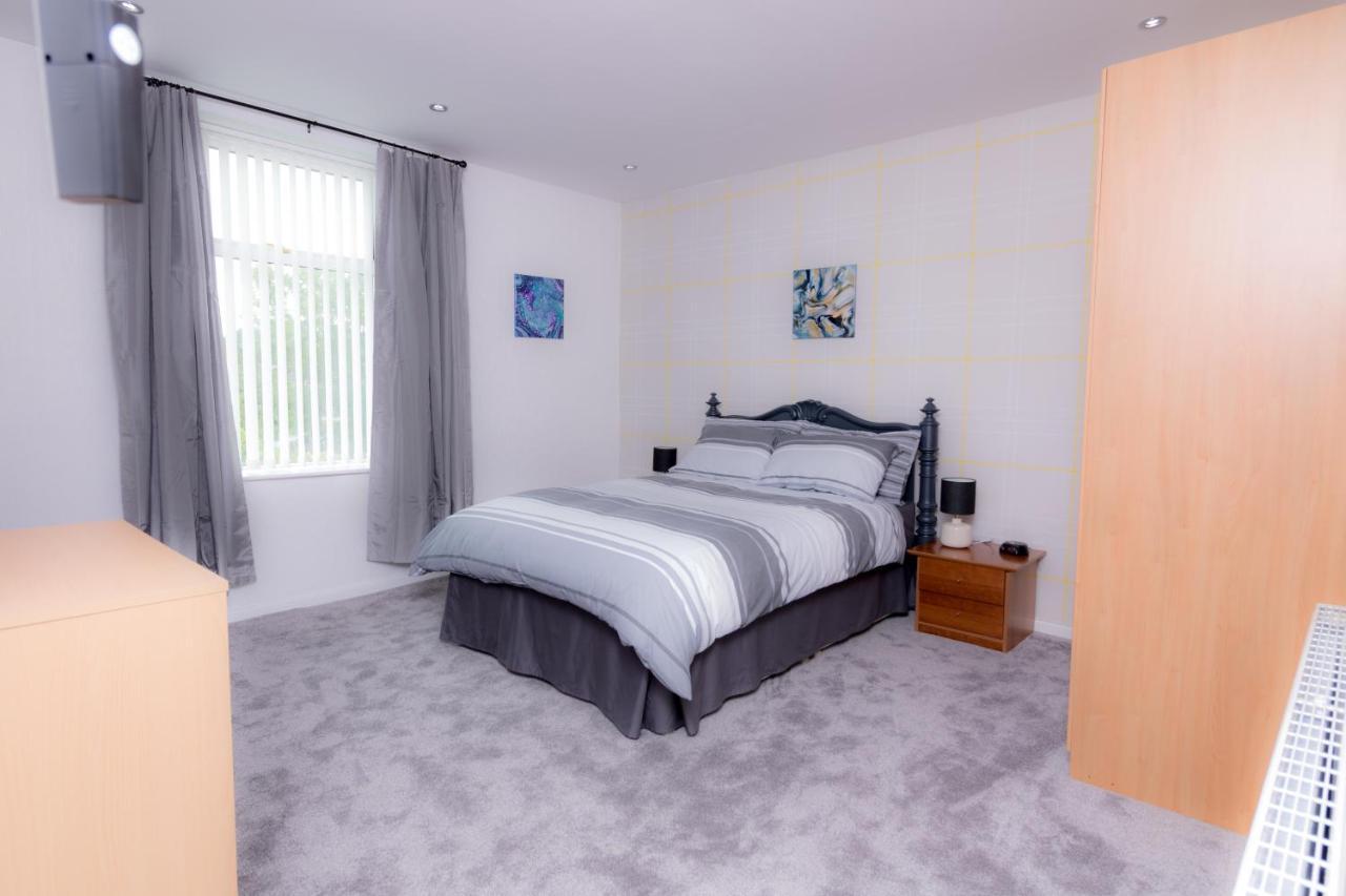 Entire House - 2 Bedroom - 3 Bed - Free Wifi - Tv Clayton-le-Moors Exterior foto