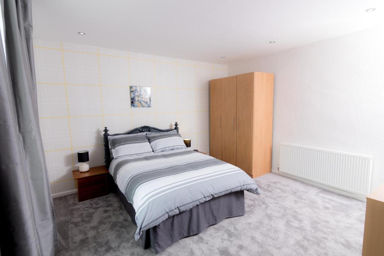 Entire House - 2 Bedroom - 3 Bed - Free Wifi - Tv Clayton-le-Moors Exterior foto